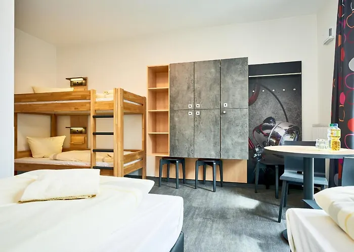 Jugendgästehaus Aasee * Munster (North Rhine-Westphalia)